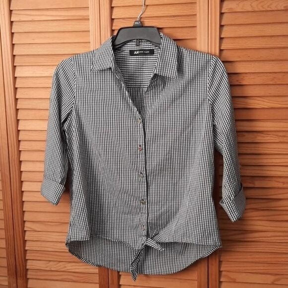 Anne Klein Tops - Anne Klein Plaid Hilo Button Up Blouse